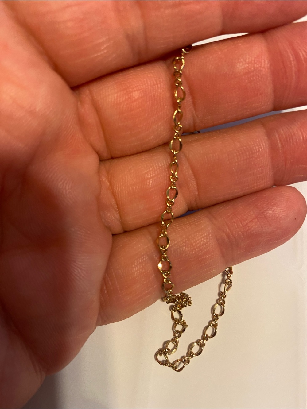Gold Chain Link Necklace - Elegant Women's Jewelry - Picture 2 of 2